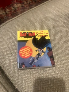 “Batman In Detective Comics” Featuring The Complete Covers Of The First 25 Years - Picture 1 of 2