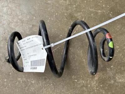 Muelle helicoidal trasero usado se adapta a: Nissan Sentra 2015 trasero grado A Foto 1 de 4