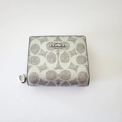 Carteira Snap Coach CCL96 Assinatura Metálica Pequena Clutch Cinza Prata - Imagem 1 de 4