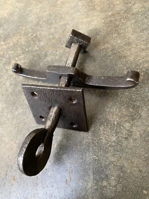 Ancienne poignée de porte en fer forgé,serrure ferrure penture heurtoir targette - Photo 1/4