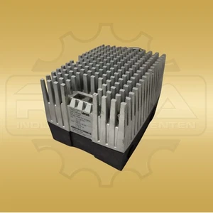 Lenze E82MV551_4B001 ID. 13154638 8200 motec / Kühlrippe abgebrochen - Bild 1 von 4