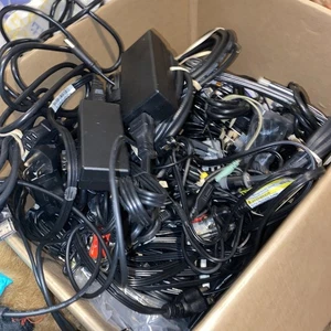 Cables, Cords, Power, AV, Coax, HDMI, etc - huge lot LARGE flat rate box full - Afbeelding 1 van 12