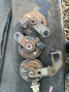 91 92 93 94 95 96 97 Toyota Previa 3 Horns From Front - Picture 1 of 2