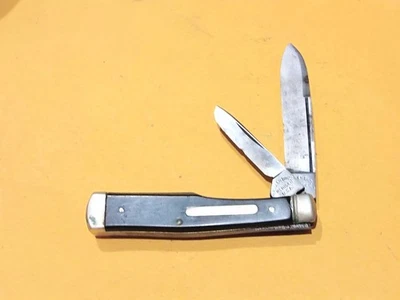 Vintage MILLER BROS. MERIDEN USA 2 Blade Gunstock Pattern 3 1/8" Pocket Knife - Image 1 of 4