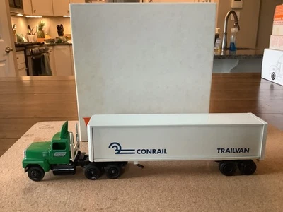Winross - Conrail (Penn Truck Lines) - 1:64 - Image 1 of 4