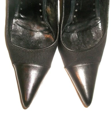 Bombas Yves Saint Laurent vintage anos 90 com zíper traseiro pontudo couro preto e têxtil 8M $750 - Imagem 1 de 4