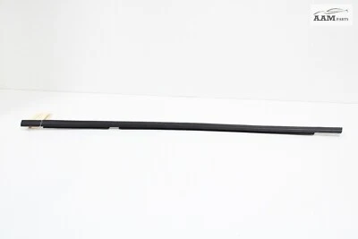 2017-2023 SUBARU IMPREZA SEDAN PORTA TRASEIRA ESQUERDA MOLDURA DE CINTO DE JANELA FABRICANTE DE EQUIPAMENTO ORIGINAL - Imagem 1 de 4