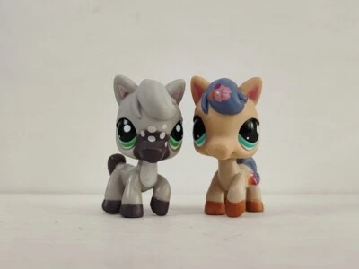 Lote de 2 piezas LPS Toys Littlest Pet Shop gris marrón caballos figuras de animales Foto 1 de 4