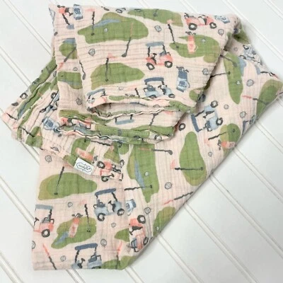 Manta para bebé de algodón muselina con estampado de golf Mud Pie Foto 1 de 4