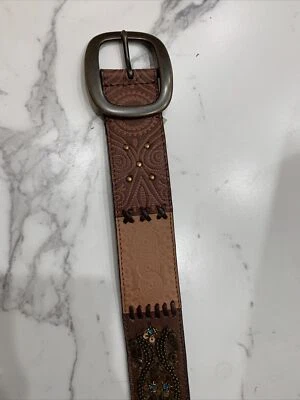 Nuevo cinturón de cuero marrón para mujer Fossil talla LGTooled retazos adornado con cuentas Foto 1 de 4