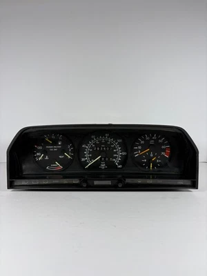 Cuadro de instrumentos Mercedes-Benz 1984-1993 con velocímetro velocímetro OEM Foto 1 de 4