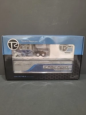Tonkin Replicas Precision Series 1:53 System Freightliner w/ Trailer Cascadia - Image 1 of 4