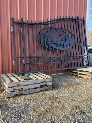 PUERTAS DE HIERRO FORJADO DE SEPARACIÓN BI GREAT BEAR 20 ft sin usar Foto 1 de 4