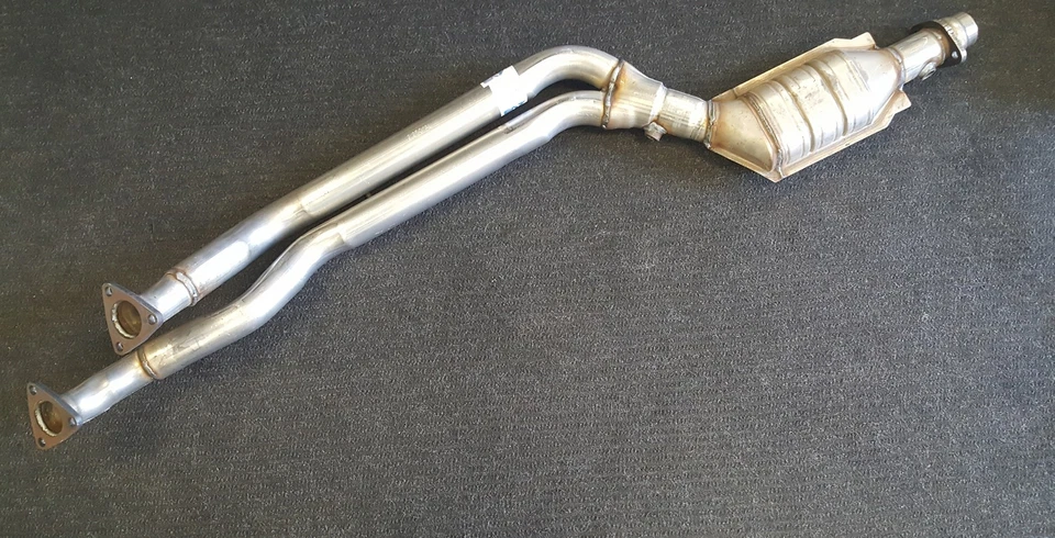 1997-1998 BMW Z3 2,8 Л ENG ПЕРЕДНЯЯ ВЫХЛОПНАЯ ТРУБА КАТАЛИТИЧЕСКИЙ КОНВЕРТЕР - Изображение 1 из 1