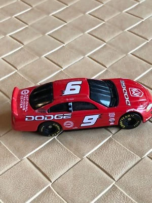 Красный Hasbro Bill Elliott 2001 Dodge Intrepid No9 National Training Center - Изображение 1 из 4