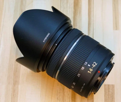 Panasonic Lumix G Vario 14-42mm f/3.5-5.6 Asph Lens H-FS01404 Micro 4/3 Black - Image 1 of 3