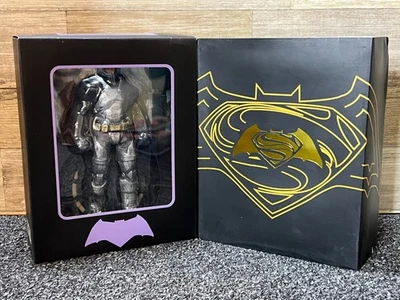 Бронированный Бэтмен против Супермена Темного рыцаря в художественном масштабе 1:10 Iron Studios - Изображение 1 из 4