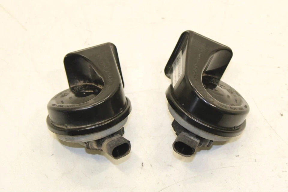 2010-2015 BMW 750LI xDrive High and Low Note Horn 61337284482 OEM - Image 1 of 4