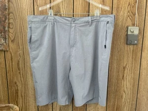 Quiksilver Men's WALKING SHORTS SZ 42 Grey Pockets Amphibian - Picture 1 of 3