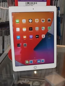 APPLE IPAD PRO (9.7 INCH) 32GB - MLMP2X/A TABLET IN WHITE - READ DESCRIPTION ! - Picture 1 of 19