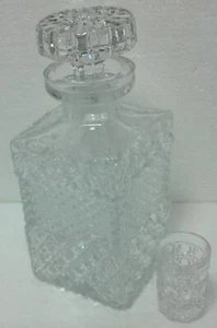 Cut Glass Liquor/Whiskey 8 .5" decanter w/shot glass. Great details CLEAN USED - Picture 1 of 8