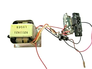 Hitachi TRK-5320E Leistungstransformator 5211921 + Leistungsplatine mit Steckern 5901473 - Bild 1 von 2