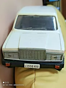 AUTO GIOCATTOLO VINTAGE LADA VAZ 2107 MODELLO 1990 URSS RUSSIA CCCP ERA SOVIETICA 1:8 - Foto 1 di 12