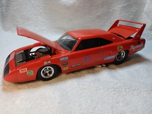 1/18 Ertl American Muscle Orange Toys R US 1970 Plymouth Superbird - Picture 1 of 11