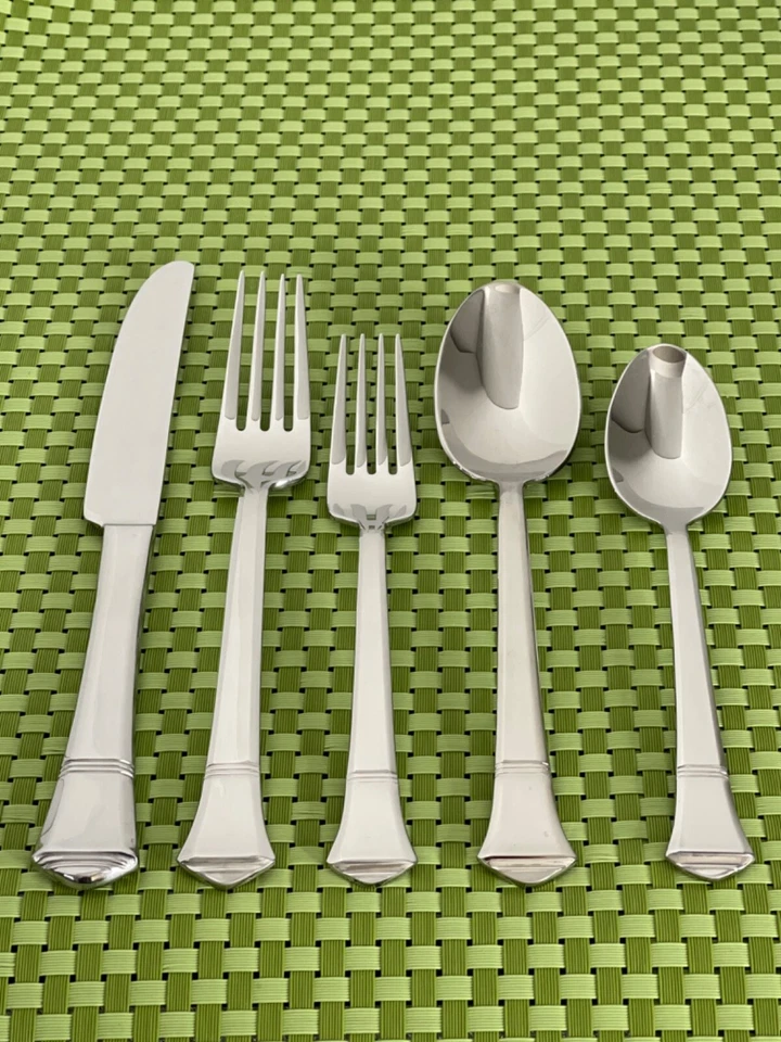 Cubiertos Hampton Silversmiths HSV99 acero inoxidable brillante 18/10 Smart Choice B23VG Foto 1 de 1