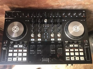 NATIVE INSTRUMENTS Traktor Kontrol S4 Mk2 MkII MIXER 4 CANALI CONTROLLER MIDI - Picture 1 of 4