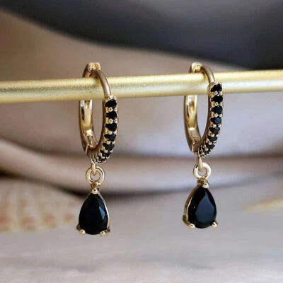 Pendientes colgantes de ónix negro con diamantes simulados de 2,75 quilates para mujer acabado en oro amarillo de 14 quilates Foto 1 de 3