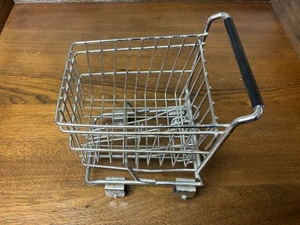 Vintage kleiner Metall Einkaufswagen Gesprächsstück kleiner Einkaufskorb - Bild 1 von 7