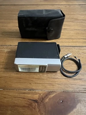 Vintage Canon Camera CANOLITE D Flash w/Case - Untested AS IS - Image 1 of 4