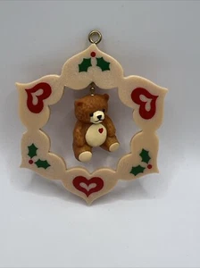 Loving Bear Vintage Christmas Tree Hallmark Keepsake Ornament New In Box - Picture 1 of 19