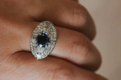 Precioso anillo antiguo de zafiro Foto 1 de 4