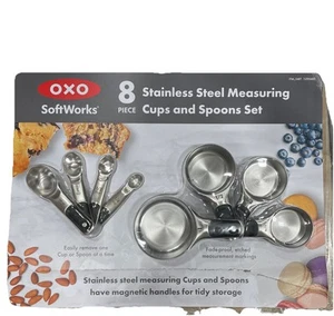 Juego de 8 tazas y cucharas medidoras de acero inoxidable OXO mango magnetizado - Imagen 1 de 6