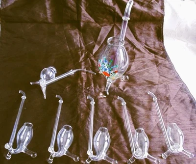 7 ganz alte Schnapspfeifen aus Glas, eine große mit Deckel + bemalt, aus Böhmen - Bild 1 von 4