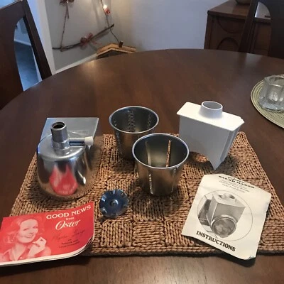 Trituradora de carne eléctrica vintage OSTER #473 plata 2 conos ver fotos Foto 1 de 4