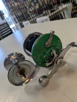 Lote de carretes de pesca vintage Penn #26 monofilamento "Greenie" J65 Foto 1 de 4