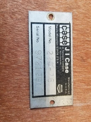 Placa de identificación para tractor de césped Case 220 cortacésped Ingersoll (104) Foto 1 de 2