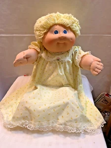 Cabbage Patch Girl Puppe gelbes Garn kurze Haare 1982 - Bild 1 von 9