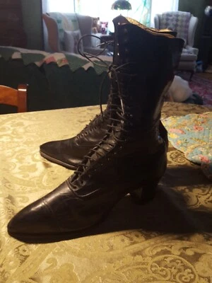 ANTIQUE VICTORIAN ◇ BLACK LEATHER LACE UP BOOTS 11.5" TALL ◇ FABULOUS CONDITION  - Image 1 of 4