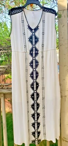 Maxi abito donna Xhilaration taglia XL panna garza stropicciata senza maniche accenti nero - Foto 1 di 12