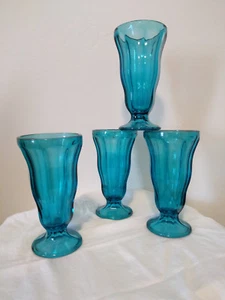 Vintage Set of 4 Teal Ice Cream Sundae Parfait Glasses MidCentury Dessert Dishes - Picture 1 of 11