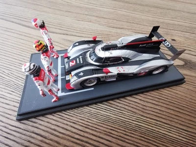 Audi R18 TDI Winner Le Mans 2011 Spark 1/43 + 3 Figures - Image 1 of 3