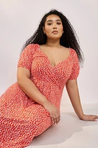 Yours Curve Women's Plus Size Ditsy Floral Print Maxi Wrap Dress - Picture 1 of 7