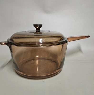 LARGE PAN VISION CORNING FRANCE 2.5L / SMOKED GLASS / COOKING / 21 CM  - Image 1 of 4