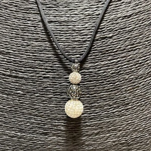 TRESOR Paris funkelnde Halskette mit Anhänger Adj. Schwarze Kordel mit Swarovski Kristallen - Bild 1 von 6