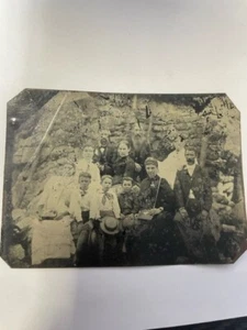 Vintage Foto Daguerreotypie - große Familie draußen für Bild gesammelt - Bild 1 von 5