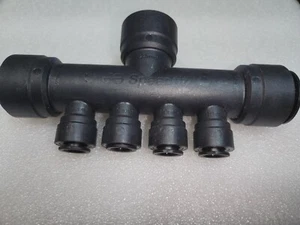 SFM522210E Speedfit 4 Port Rail Manifold 22 x 10mm - Picture 1 of 2